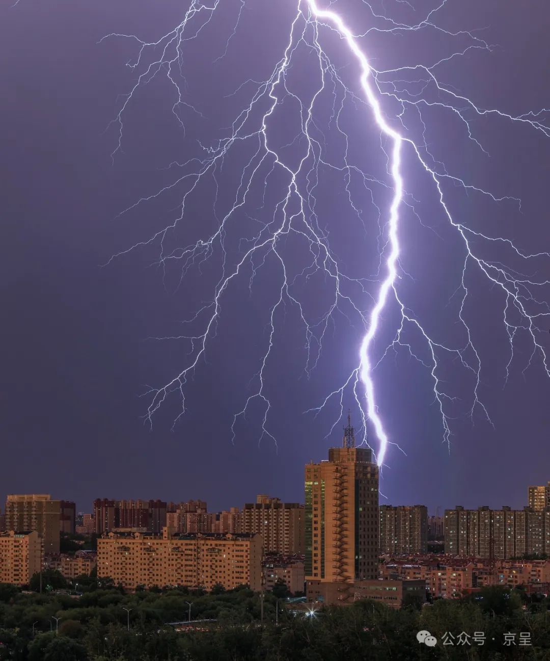 北京雷雨过境，25张闪电照片无比震撼！ 第 8 张