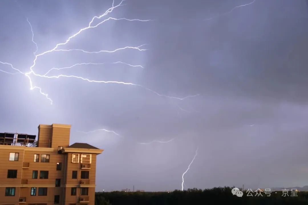 北京雷雨过境，25张闪电照片无比震撼！ 第 24 张