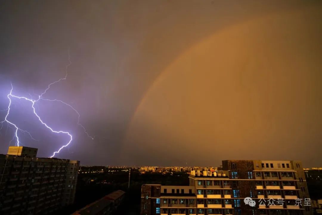 北京雷雨过境，25张闪电照片无比震撼！ 第 3 张