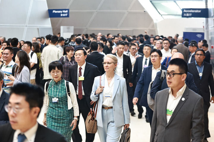 在创新合作中探寻发展之道——2024年夏季达沃斯论坛凝聚携手共进力量 第 6 张