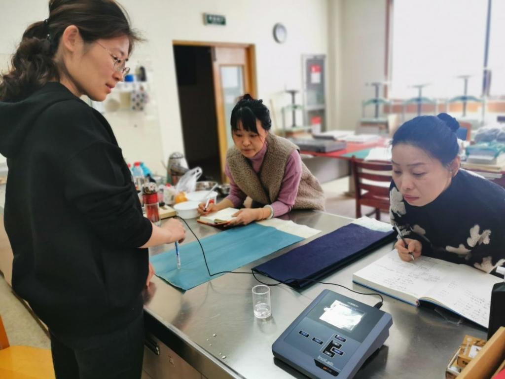 山东省图书馆：妙手修古籍，400余年明代经册焕新颜 第 4 张