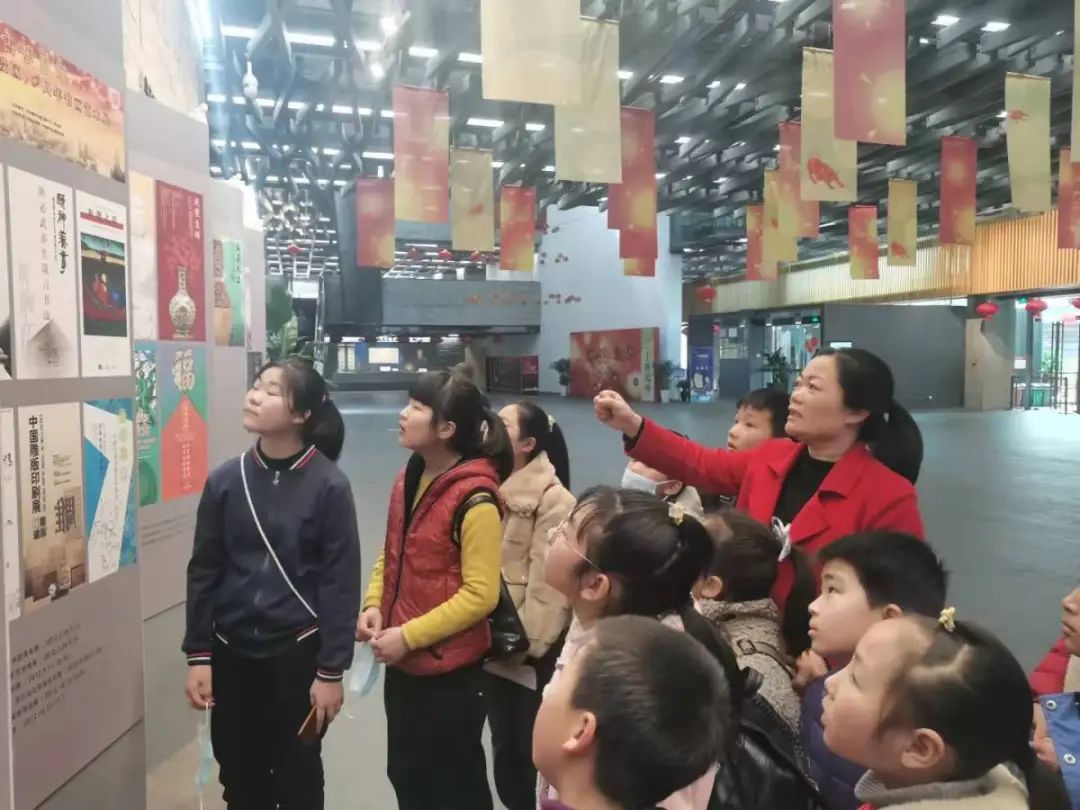 小时候我不理解，为什么我妈妈，要把那么多爱分给他们…… 第 3 张