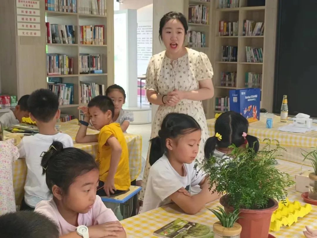 小时候我不理解，为什么我妈妈，要把那么多爱分给他们…… 第 2 张