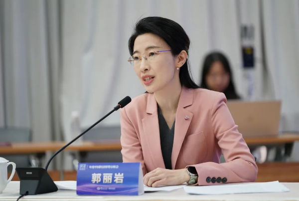 业内专家共话中国经济发展态势与机遇
