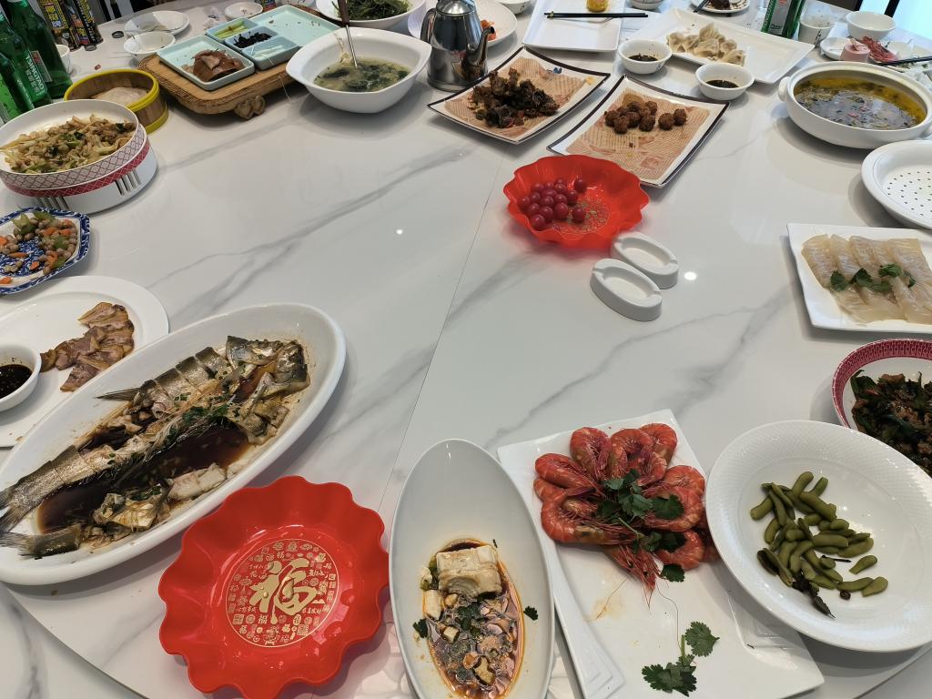 关注粮食浪费丨如何避免节日盛宴变“剩宴”？