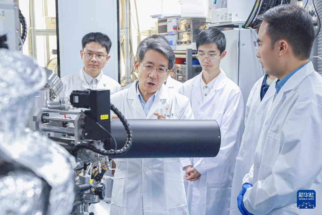 纳米尺上“搭积木”：中国科学家发现常压下镍氧化物具高温超导电性 第 2 张
