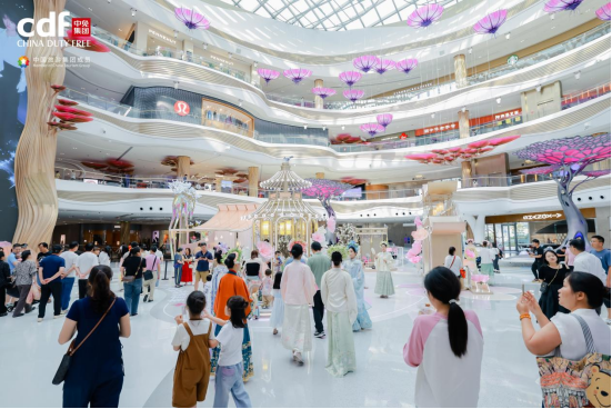 2025中免全球悦享季圆满收官 以文化为魂、体验为翼，打造免税消费新标杆 第 2 张