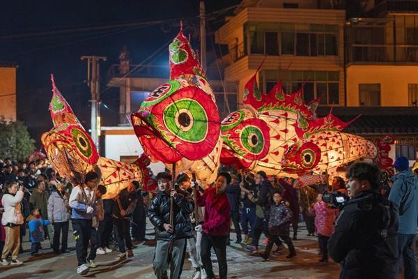 年轻人成“春节主理人”，过一个青春味道的“非遗年” 第 3 张