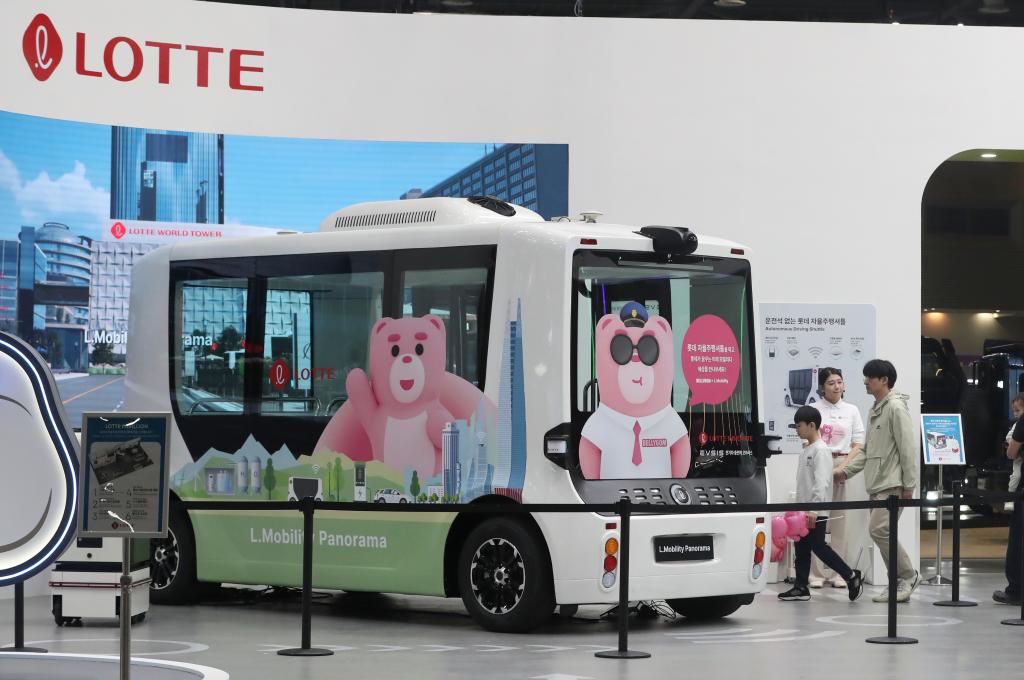 韩国举行“2025首尔移动出行展” 第 4 张