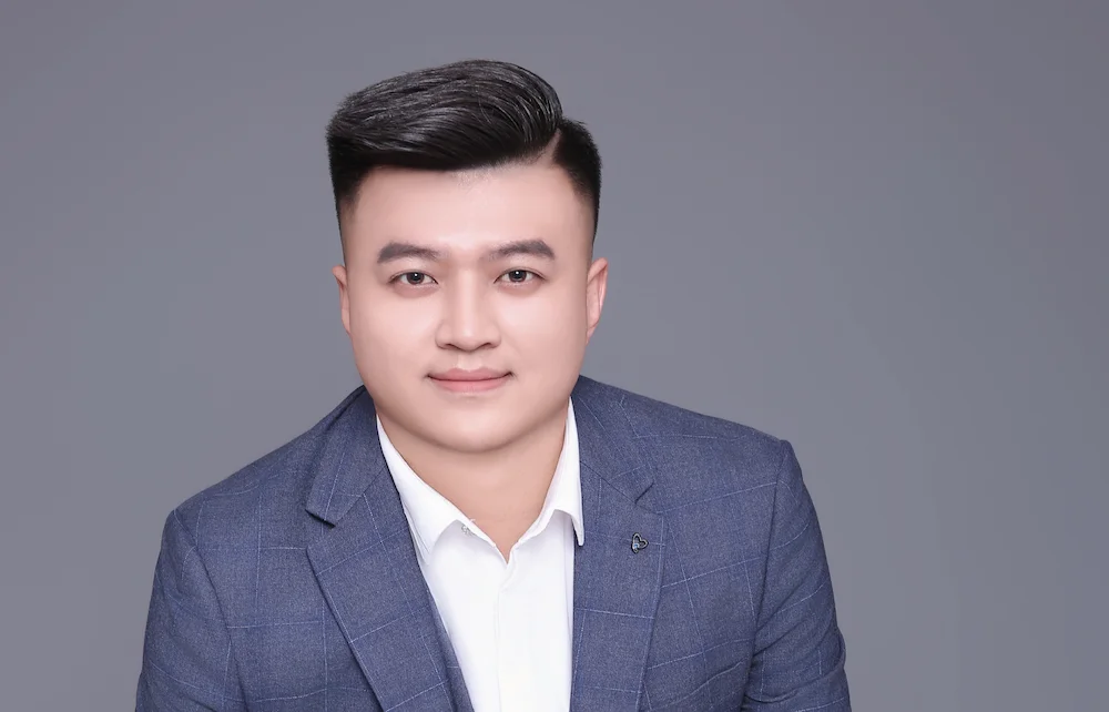 韩越：以军人担当践行企业使命